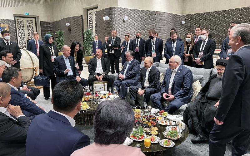  'Когато Ердоган, Алиев, Путин и Лукашенко влязат в бар'
