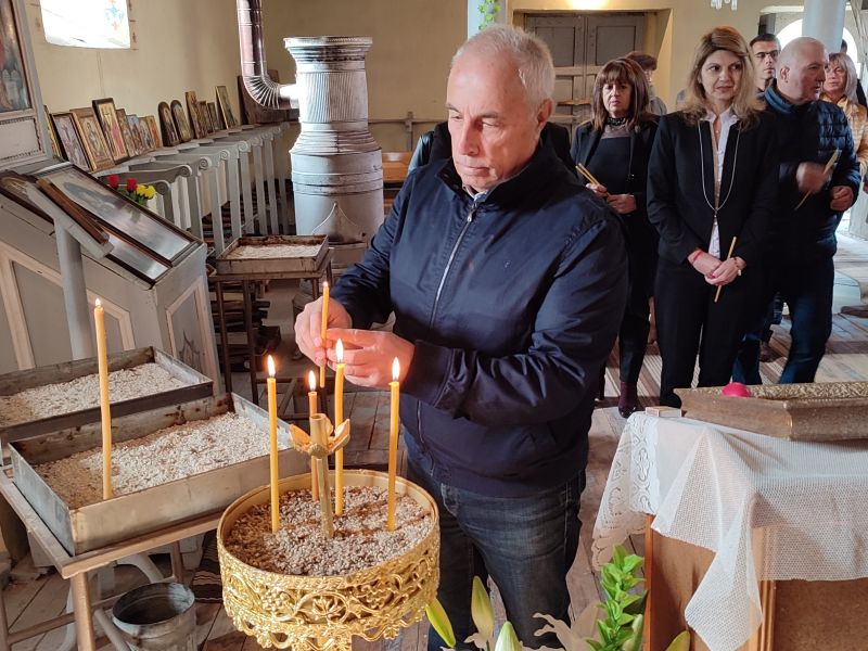 ГЕРБ – Сливен дари икона на Св. Архангел Михаил на храма в село Гавраилово