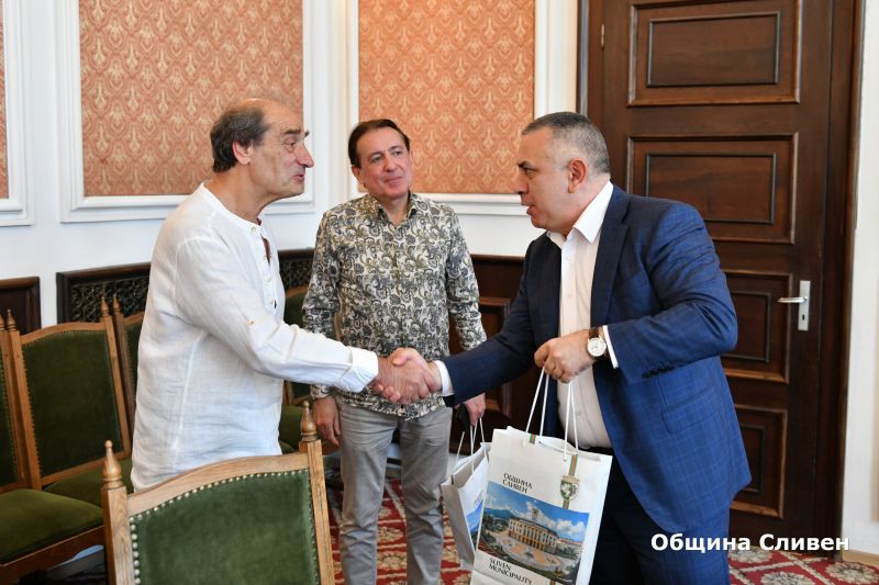 Кметът Стефан Радев се срещна с диригента Емил Табаков и музикантите Минчо Минчев и Людмил Ангелов