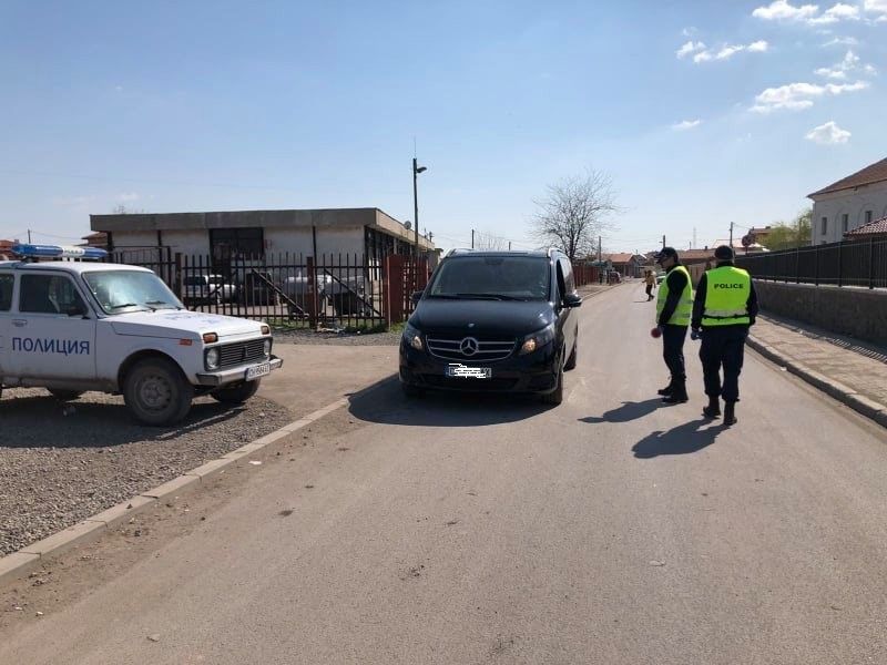 Петима задържани при операция на полиция и прокуратура в Сливенско