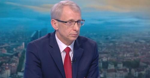 Министър Денков: Искаме всички ученици в клас най-късно във вторник