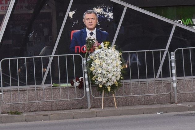 2 години по-късно Милен Цветков ни 'гледа в очите' от мястото, където бе убит
