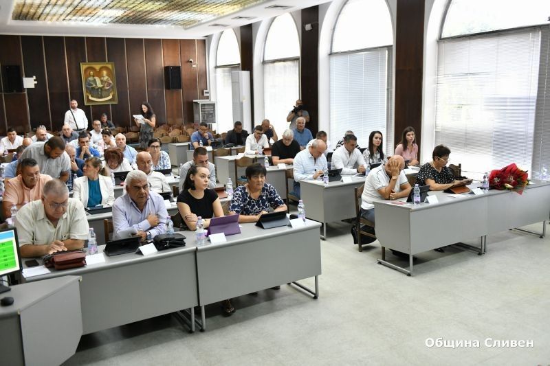 Кметът Стефан Радев предлага Общината да поеме 50% от разходите за паспорти на блоковете - кандидати за саниране