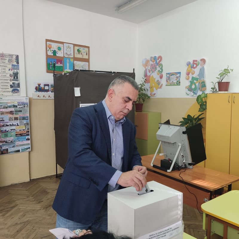 Кметът Стефан Радев: Гласувах за стабилност и сигурност в управлението на страната