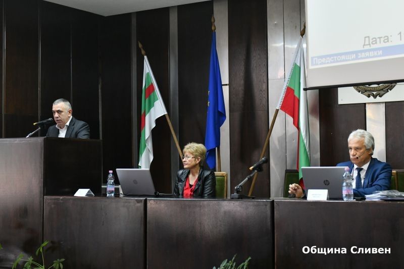 Община Сливен обмисля алтернативи за енергоспестяващо и по-добро улично осветление