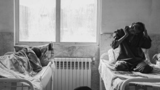 Доклад на Съвета на Европа: Бой с пръчка, вериги и катинари – „грижите“ за психично болните в България