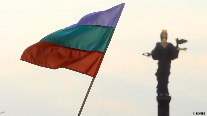 Бойко Борисов, Слави Трифонов и изборите на 4 април: Какво пишат две немскоезични издания