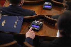 'Бюджет на реформата или на измамата': Депутатите приеха на първо четене 6 ..