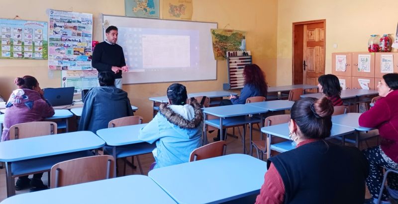 Местната комисия за борба с трафик на хора в Сливен проведе превантивна работа със 70 родители от кв. 'Надежда'