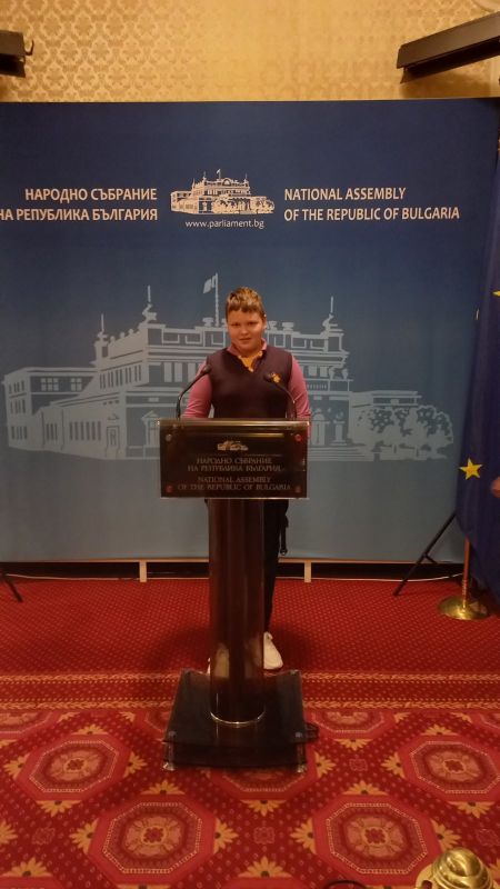 Ученици от СУ “Константин Константинов” в Сливен почетоха 53 години от смъртта на своя патрон