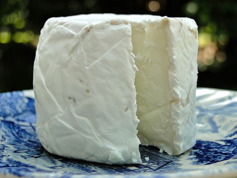 Българско сирене с 87% вода. В BILLA – имитиращ продукт за 21 лв.