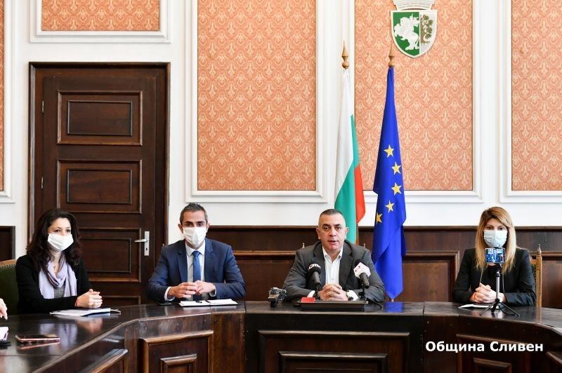 Продължават текущите ремонти по обекти и пътната инфраструктура в община Сливен