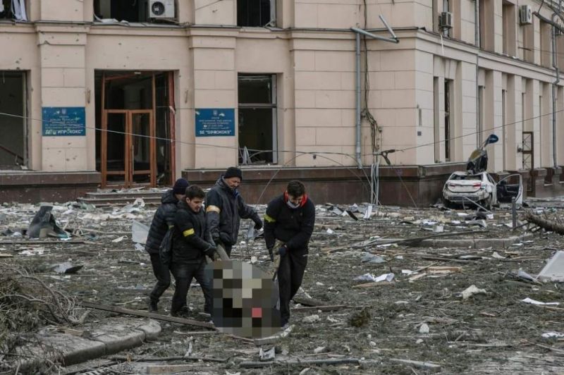 Бомбардировки и обстрел в редица градове на Украйна