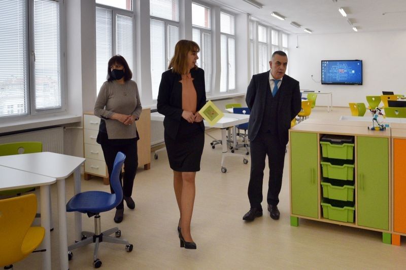 Кметът Стефан Радев и ученици от СУ „Константин Константинов“ откриха Седмицата на гората в Сливен