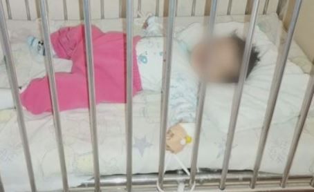 МЗ: Правилникът на болницата в Сливен утвърждава децата пациенти да се връзват (видео)