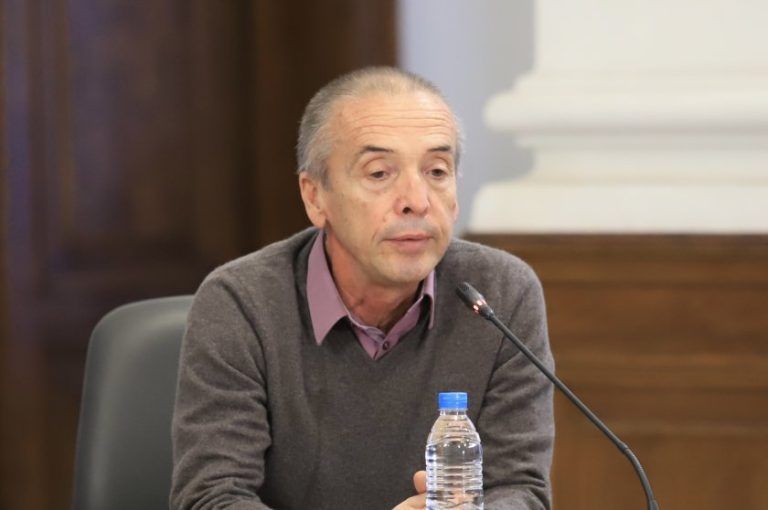 Терапията на Мангъров: 150 лева за преглед, чай и бульон