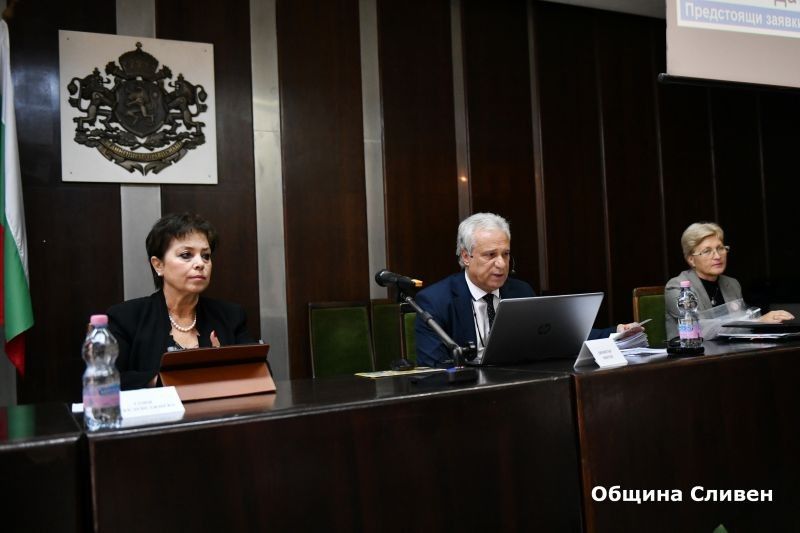 Съветниците одобриха предложението на кмета Стефан Радев за подкрепа на собствениците по новата програма за саниране