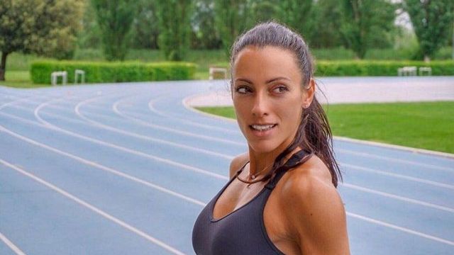 Чаровната спортистка Ивет Лалова става на 38