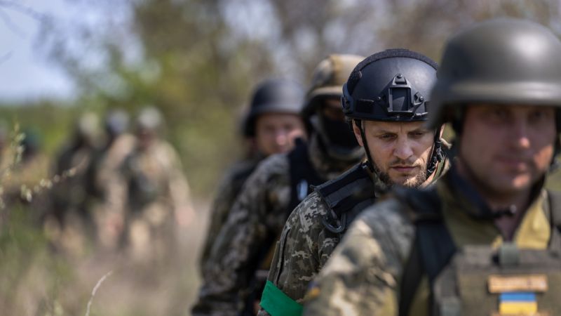 Украинската армия се изтегля от Лисичанск. Русия има пълен контрол над Луганска област