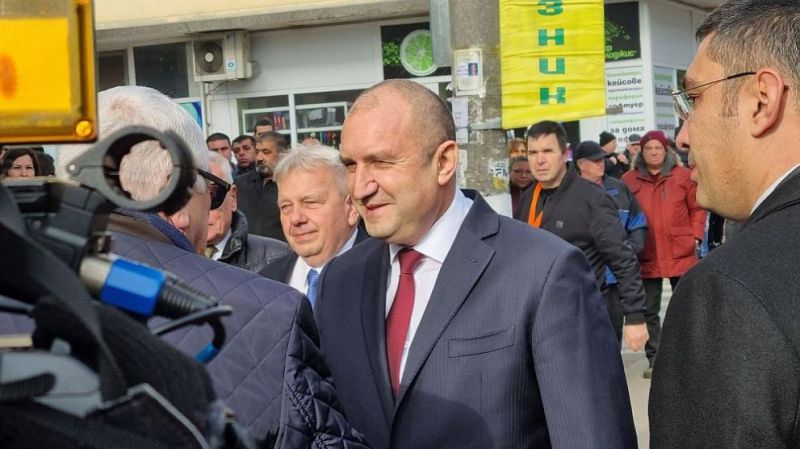 Радев: България е отворена към контингенти на всички ...