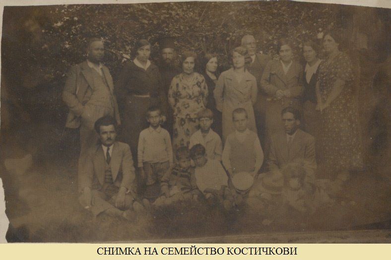 На 14 април 1895 година в  Сливен е роден Георги Костичков - 'бащата на Приказния театър' в града ни. 