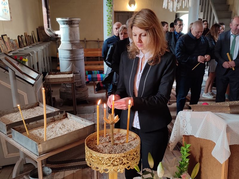 ГЕРБ – Сливен дари икона на Св. Архангел Михаил на храма в село Гавраилово