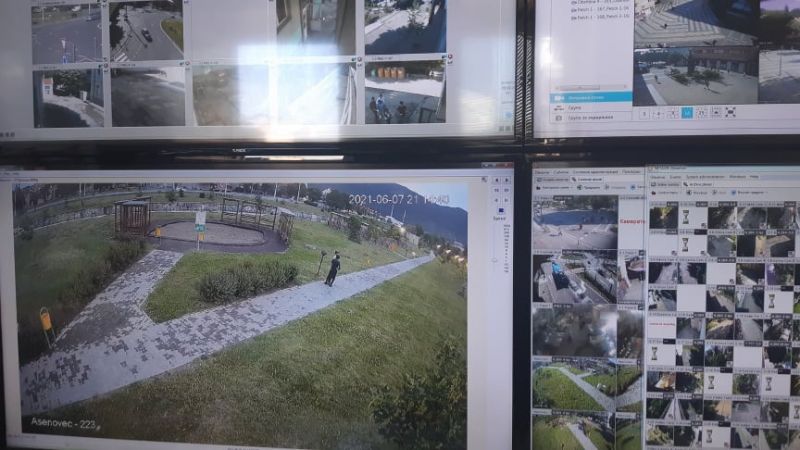 Пореден вандалски акт, извършителите са засечени от камерите и предадени на полицията