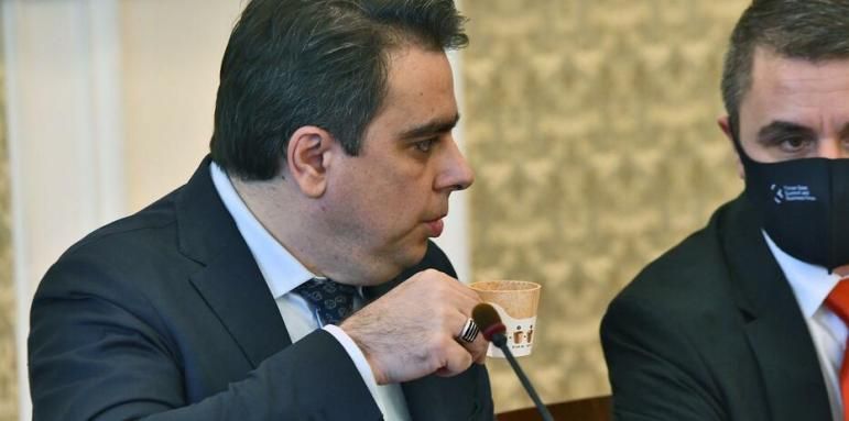 Ековласт: Депутати и министри пият кафе в биоразградими бисквитени чаши