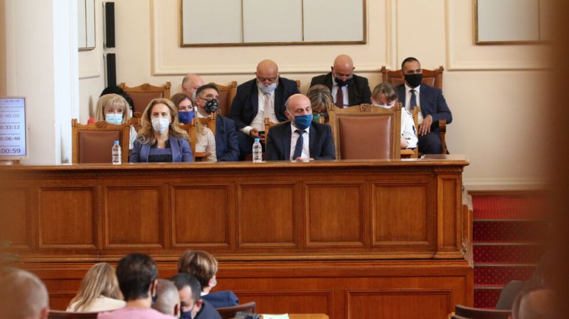 Кабинетът „Борисов” 3 оцеля след петия вот на недоверие