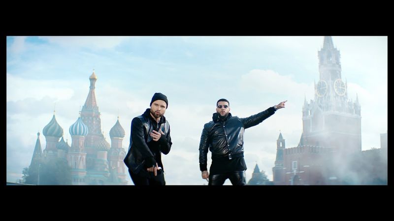 Рапърът, изпял 'Моят най-добър приятел е Путин', е новият съсобственик на Starbucks в Русия