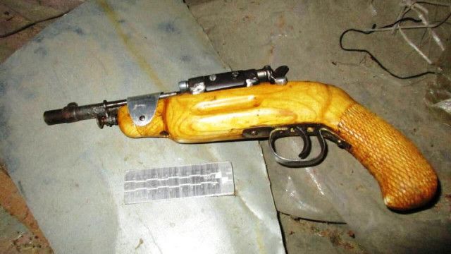 Откриха боен арсенал в дома на 71-годишен мъж от Ветрен