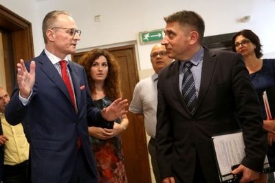 Лозан Панов хвърли вината за заснемането на скандалния клип в Съдебната плата върху съдебните охранители