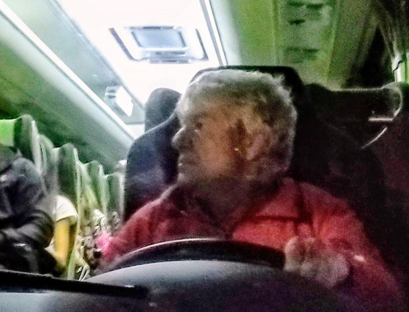 Пътници държат шофьора буден, 5 часа по-късно той пак е ...