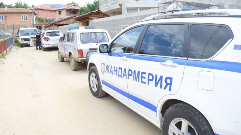 Полицията блокира Градец с акция срещу търговията с вот