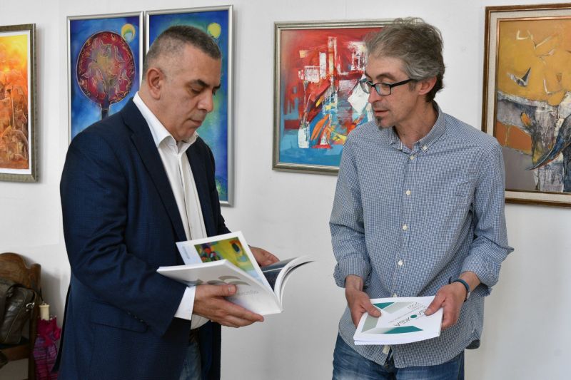 Изложба на сливенски художници беше открита в галерия „Май“