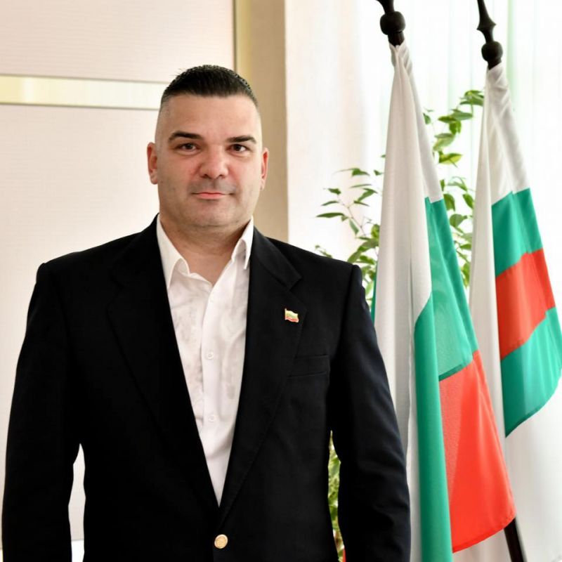 Владимир Русев