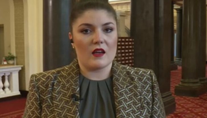 Агова: Хората със скъпи коли няма да получат отстъпка за горивата с по-високо качество