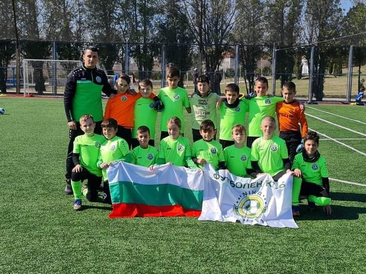 ПП 'Републиканци за България' Сливен с дарение за Футболен клуб „Ника”