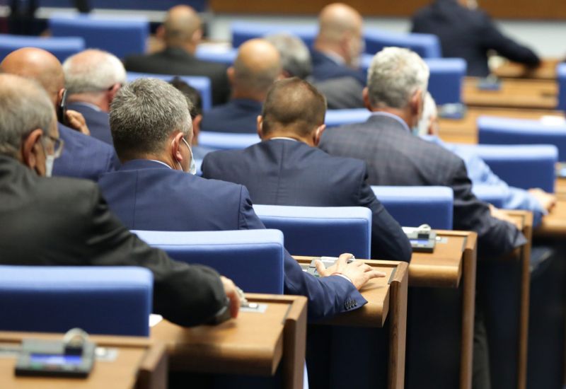 Настоящото Народно събрание спира работа на 25 март