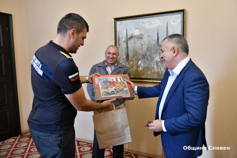 Сливен получи дарение - специализиран автомобил от противопожарната служба в Кьолн, Германия