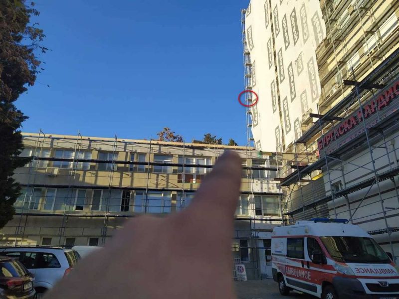 Възрастен пациент скочи от 8-ия етаж на болница в Бургас