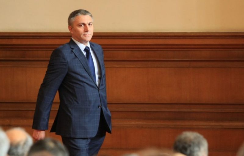 ДПС поиска оставка и на правителството, и на Радев