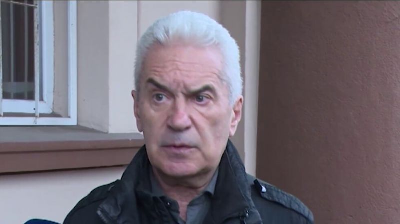 Волен Сидеров нахлу в Първо РПУ, задържаха го