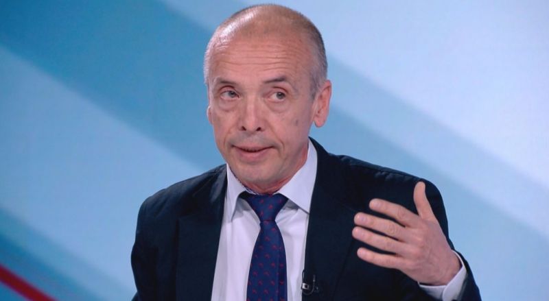 Преглед на дете при Мангъров: С COVID-19 си, хвърли лекарствата си за астма и лежи
