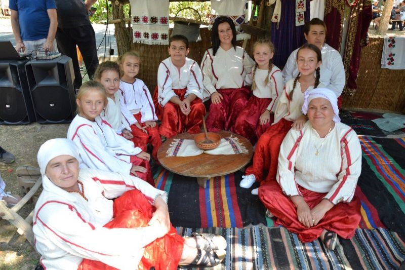 „Котленчето“ посрещна хиляди свои приятели на фестивала на Етносите, багрите и котленския килим
