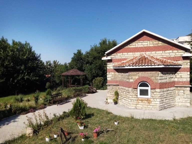 Започва подготовка за реставриране на стенописите в параклиса 'Свети Мина' в Сливен