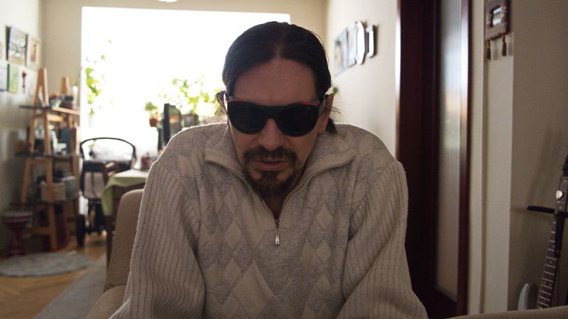 Зов за помощ: Мъж без диагноза се бори за зрението си, призовава лекари и здравни специалисти да му помогнат (видео)