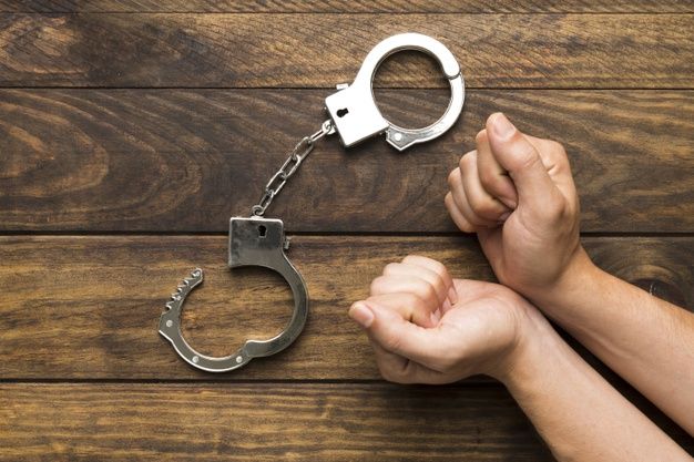 Двама непълнолетни и малолетен са задържани за серия грабежи в Сливен