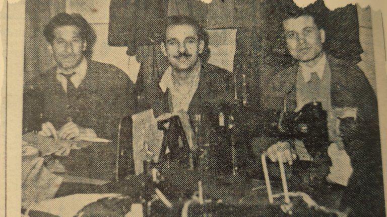 Йордан Куртелов, Алекси Иванов и Манол Рашков - шивачите от 6-и цех на 'Модно облекло'.
