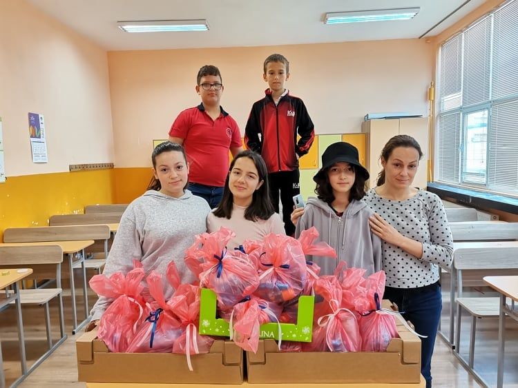 Продължава училищната благотворителна акция